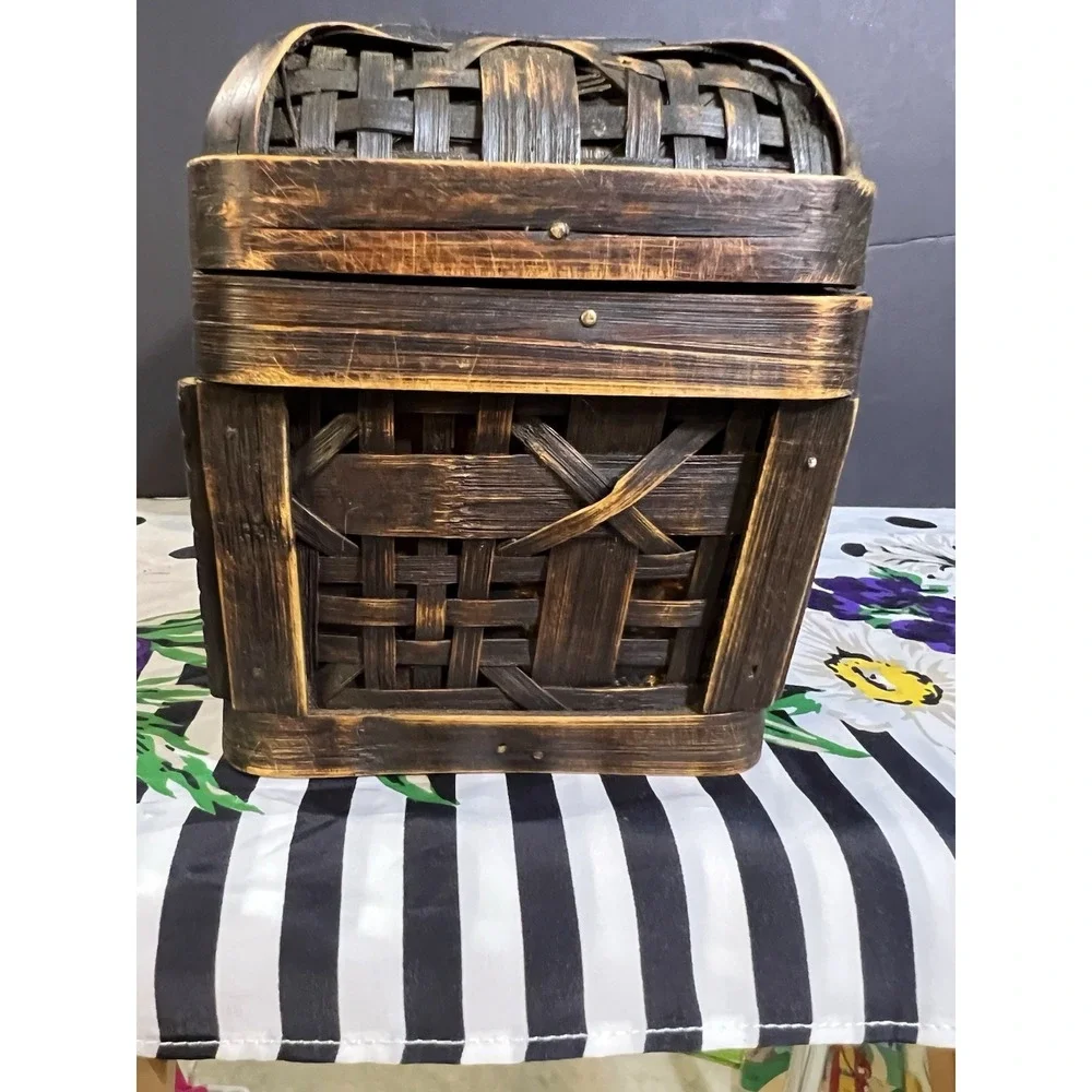 Vintage Woven‎ Wood Basket/ Box With Lid Hinged Lever Closure7x4x5  (2051)